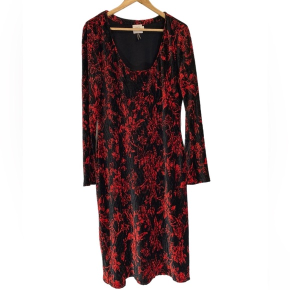 HD in Paris red & black ribbed velvet long sleeve scoop neck midi dress - Picture 1 of 4